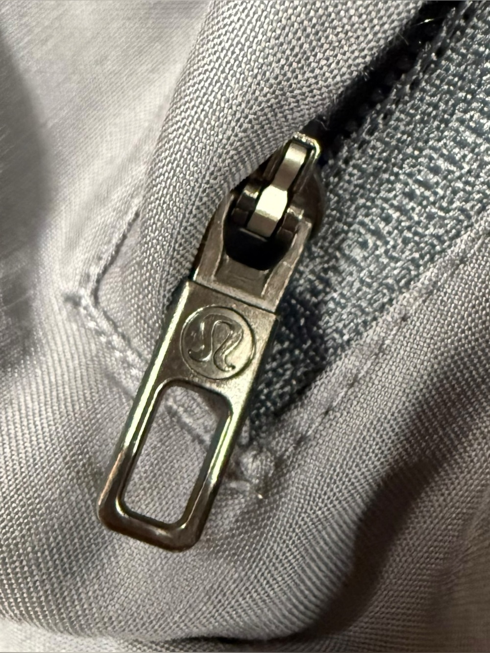 Lululemon Commission Pants Classic Fit Mens Size 32 Qwick Chino Fog Horn Gray - Picture 12 of 15